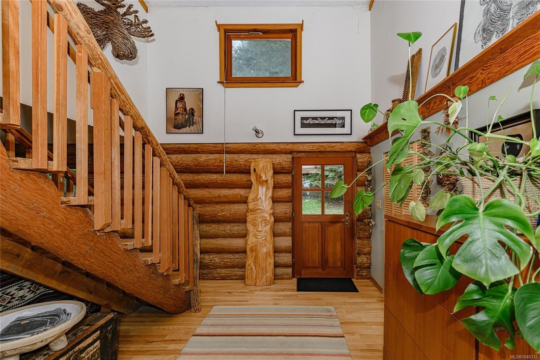 House in Saltspring Island, British Columbia, Canada 5 - 18781316