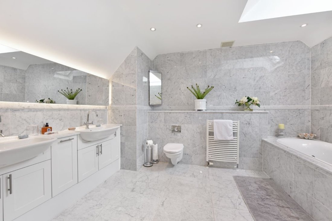 Apartment in Gerrards Cross, England 5 - 18776328