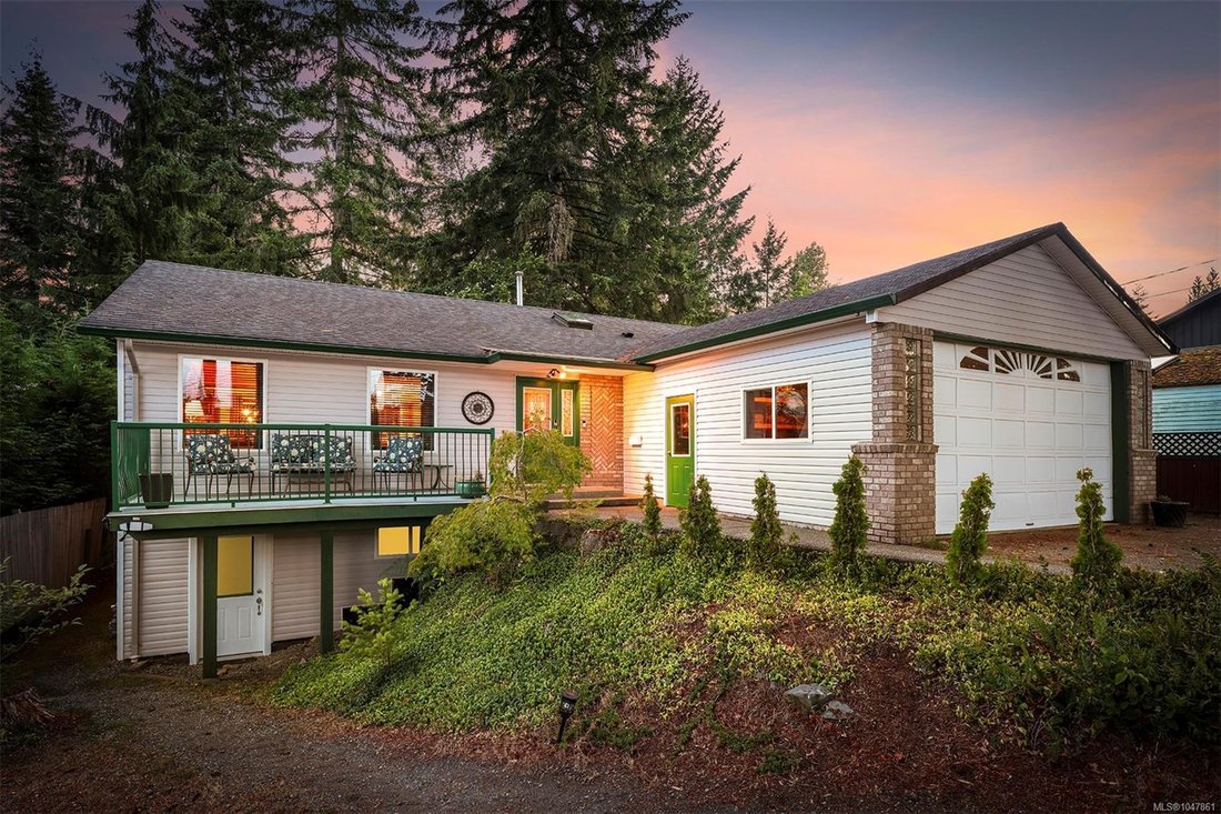 House in Cumberland, British Columbia, Canada 1 - 18780283