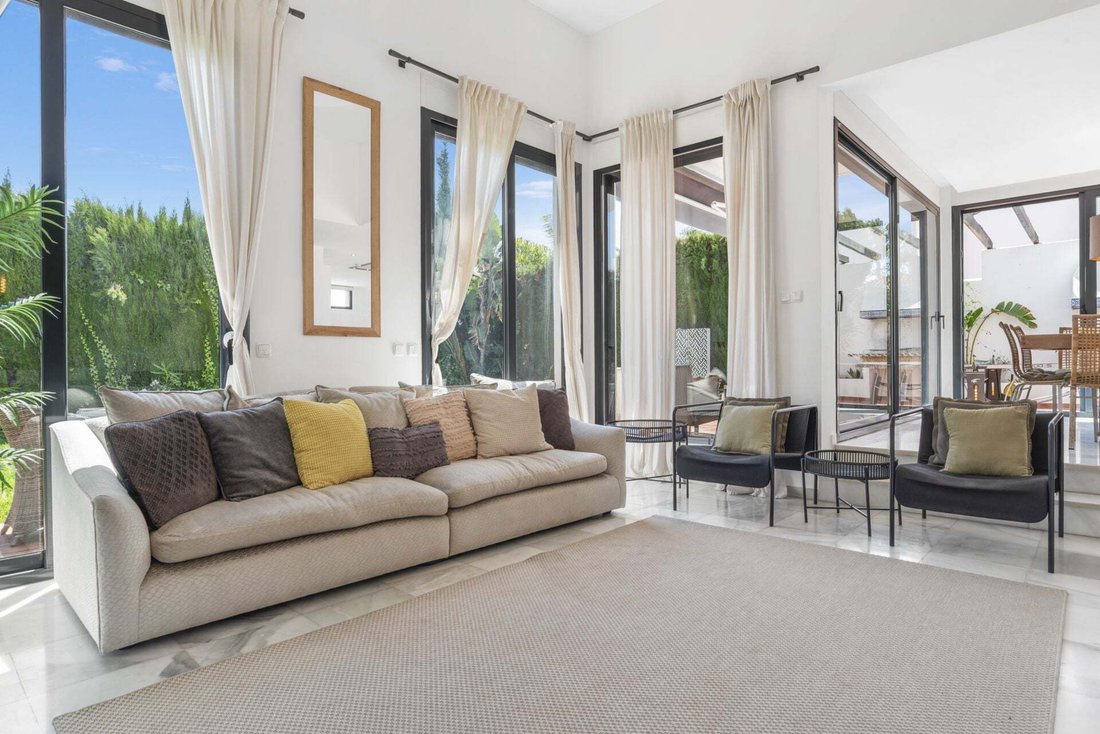 Villa à Puerto Banús, Marbella, Espagne 4 - 18776196