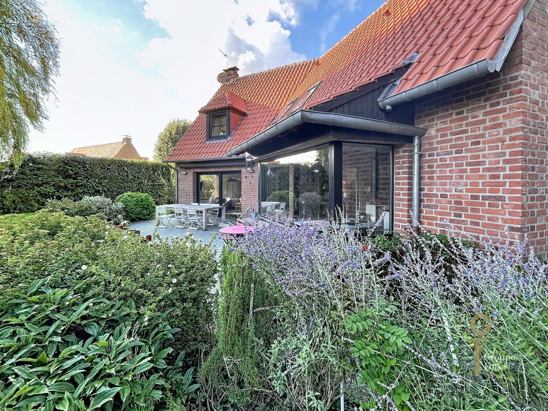 House in Centre Ville, Neuville-en-Ferrain, France 2 - 18781326