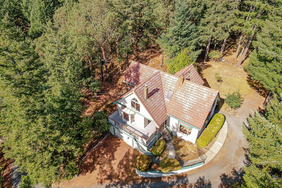 House in Victoria, British Columbia, Canada 1 - 18778332