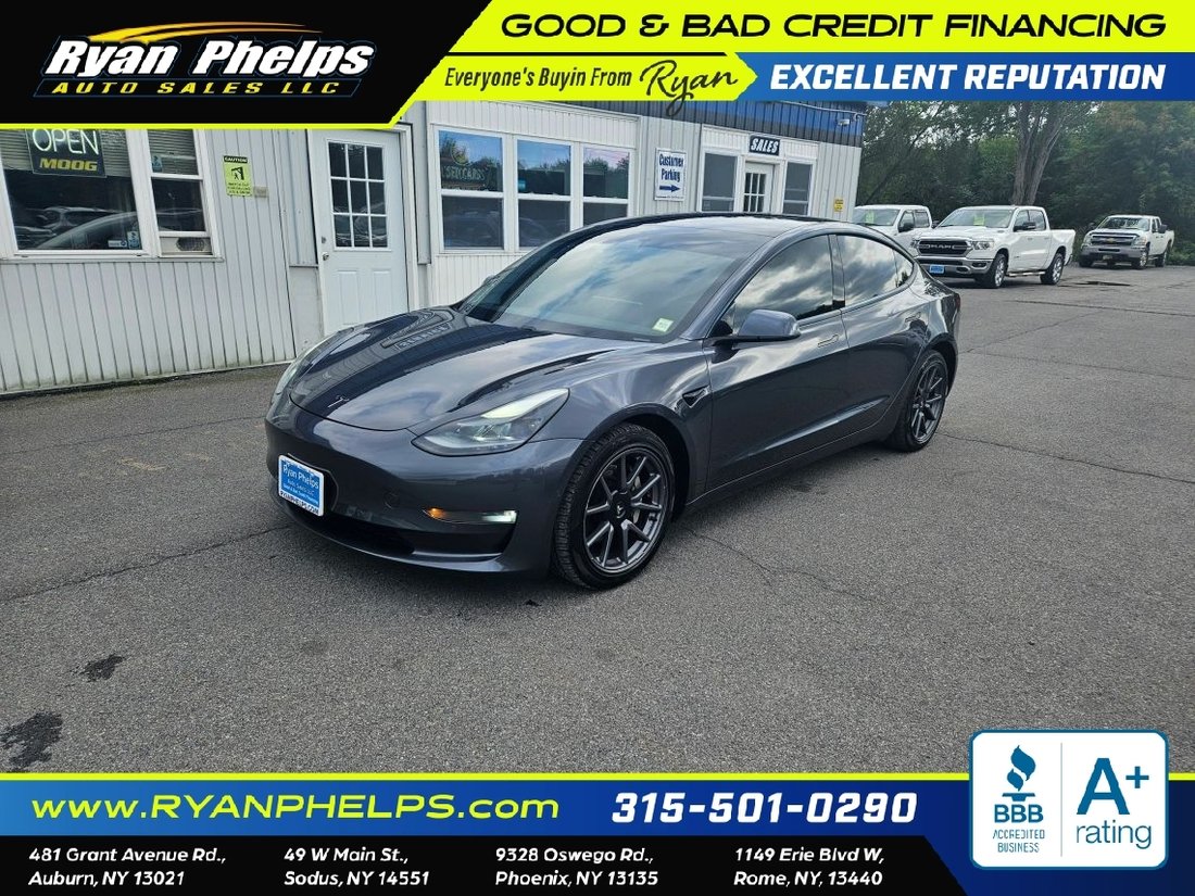 Sedan in Phoenix, NY, United States 2 - 18780978