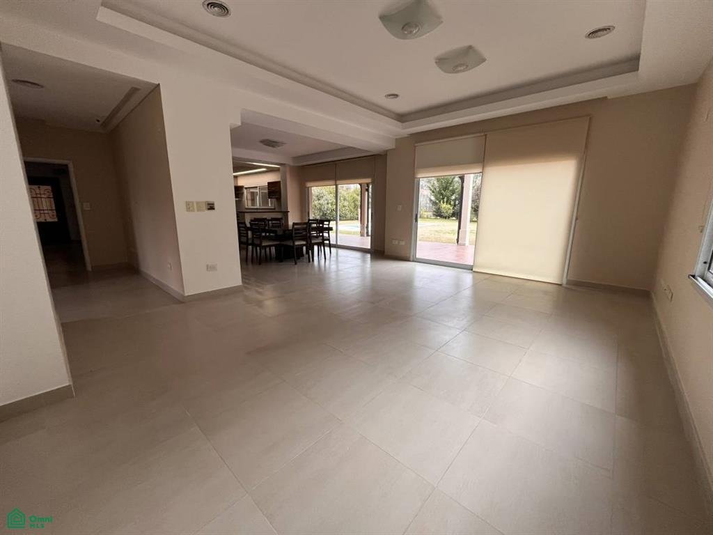 Casa en City Bell, Provincia de Buenos Aires, Argentina 1 - 17728811