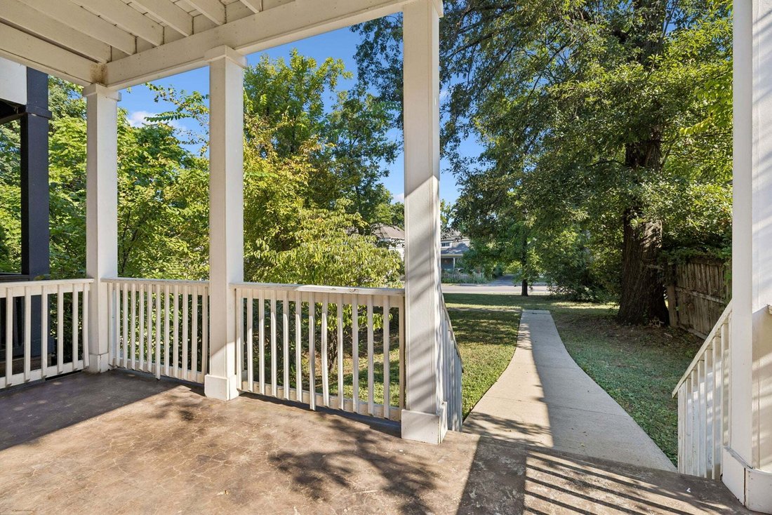 Co Op in Nashville, Tennessee, United States 2 - 18779552