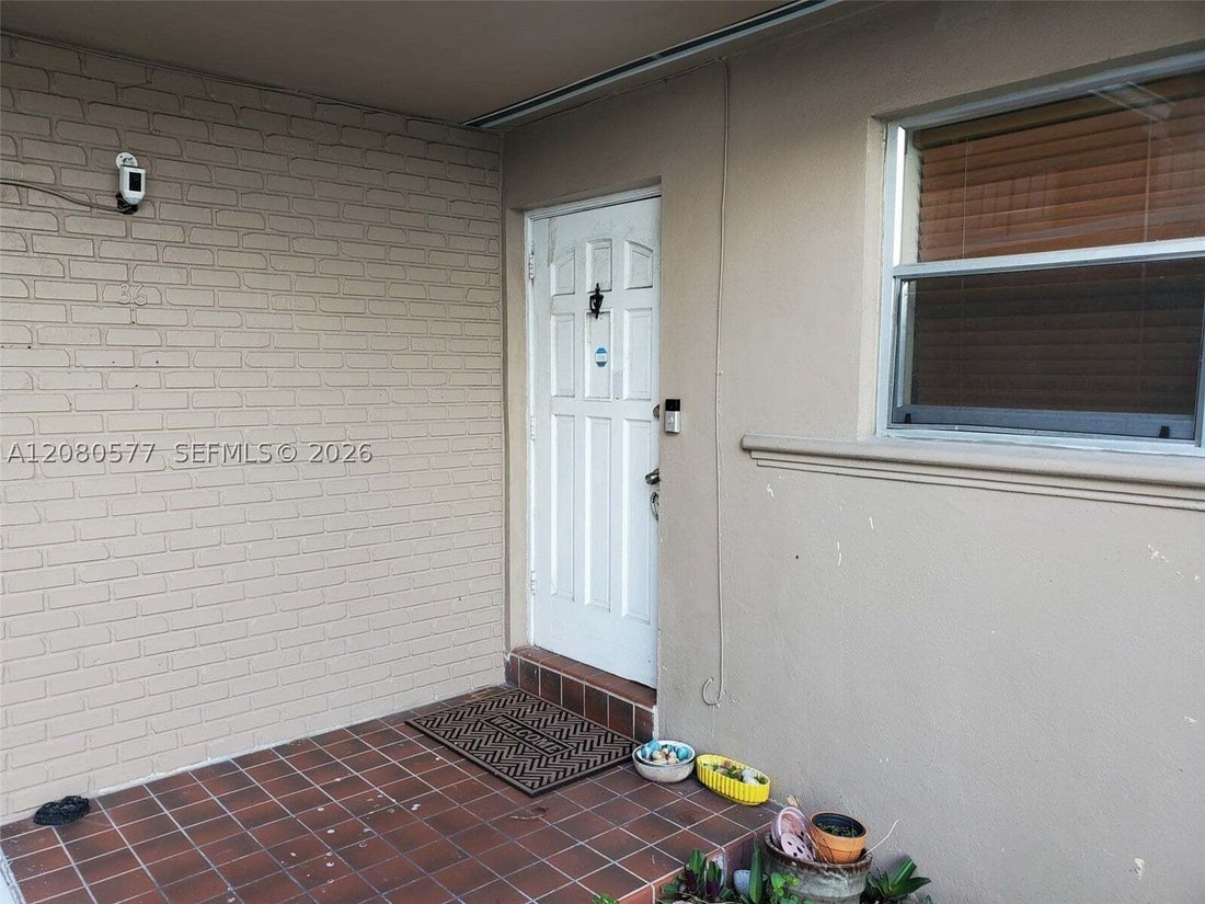 House in Hialeah, Florida, United States 3 - 18779025