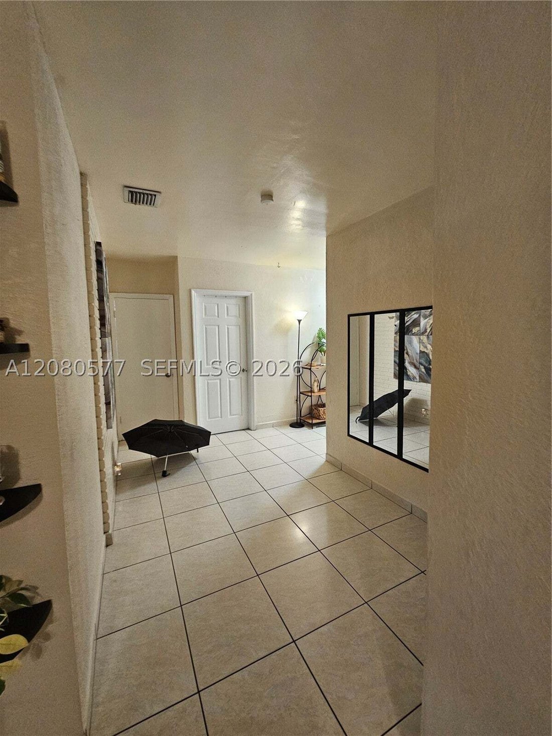 House in Hialeah, Florida, United States 4 - 18779025