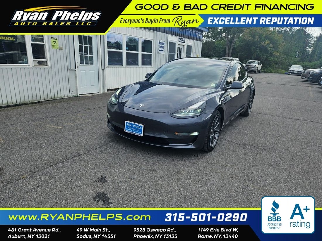 Sedan in Phoenix, NY, United States 5 - 18780978