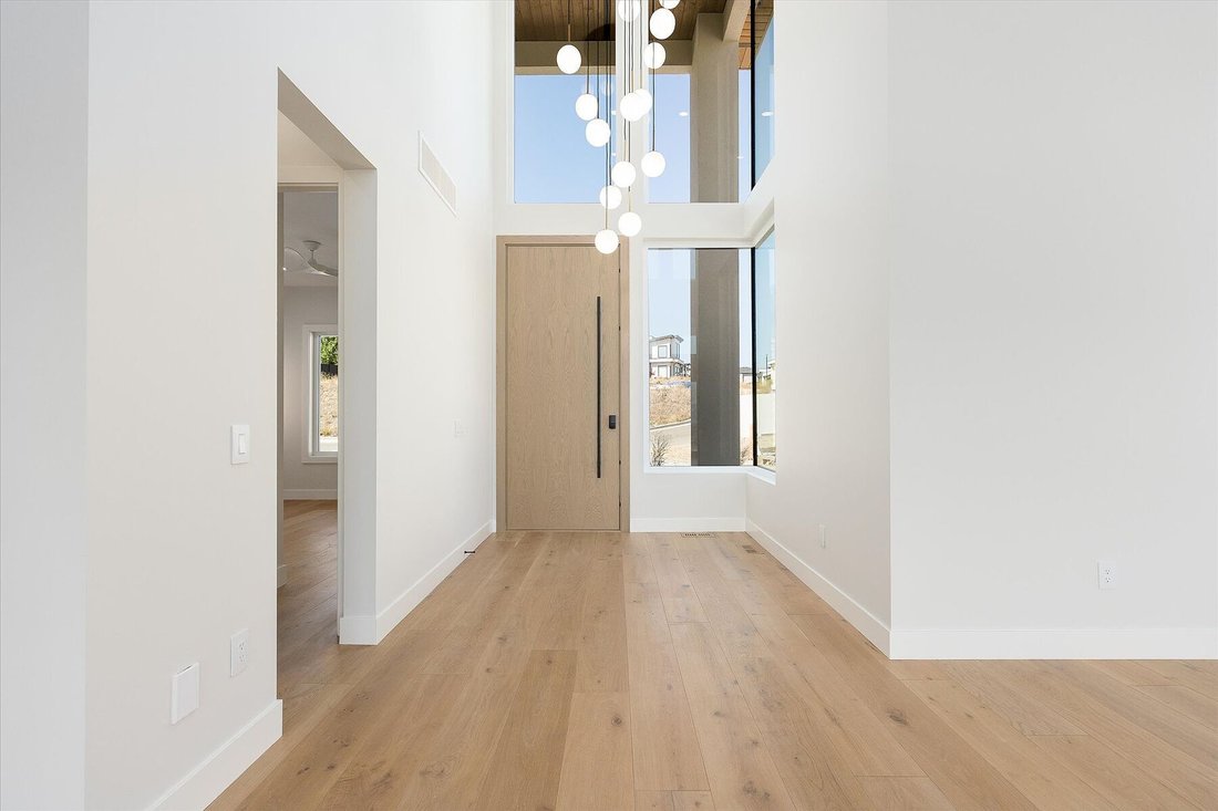 House in Kelowna, British Columbia, Canada 4 - 18780081