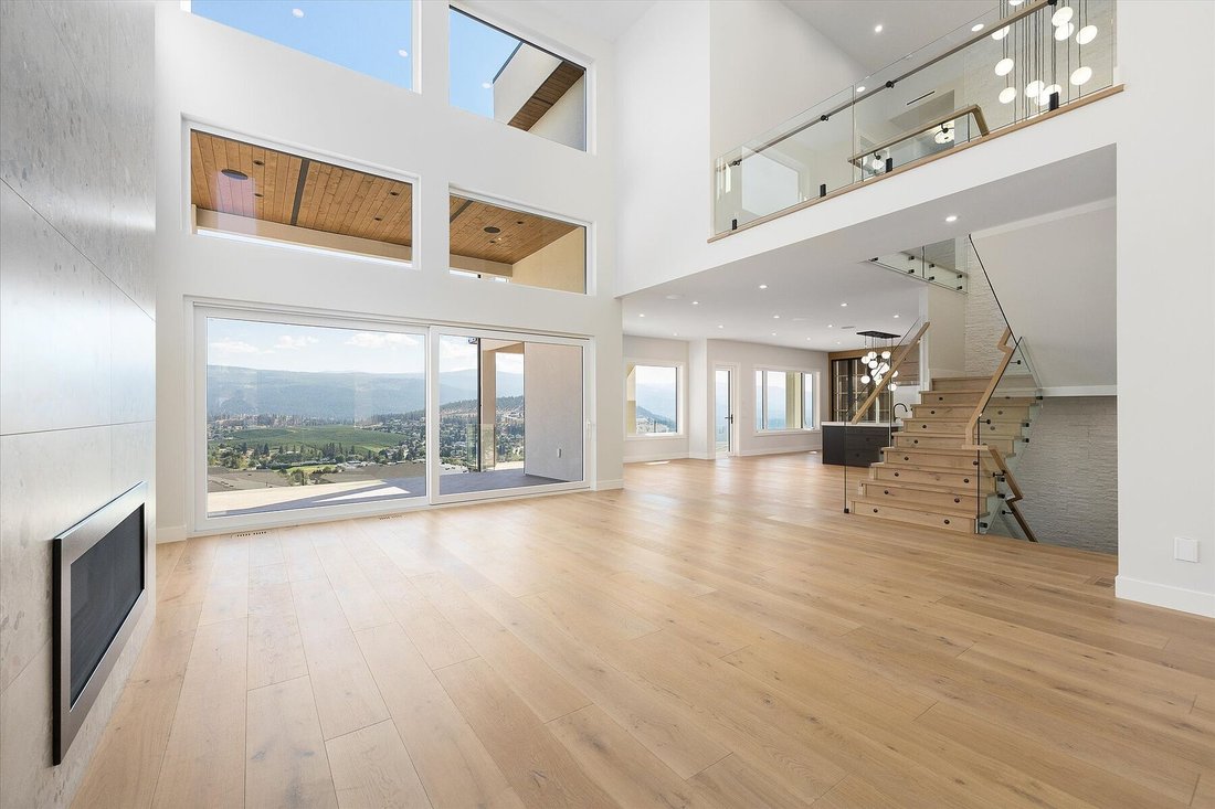 House in Kelowna, British Columbia, Canada 5 - 18780081