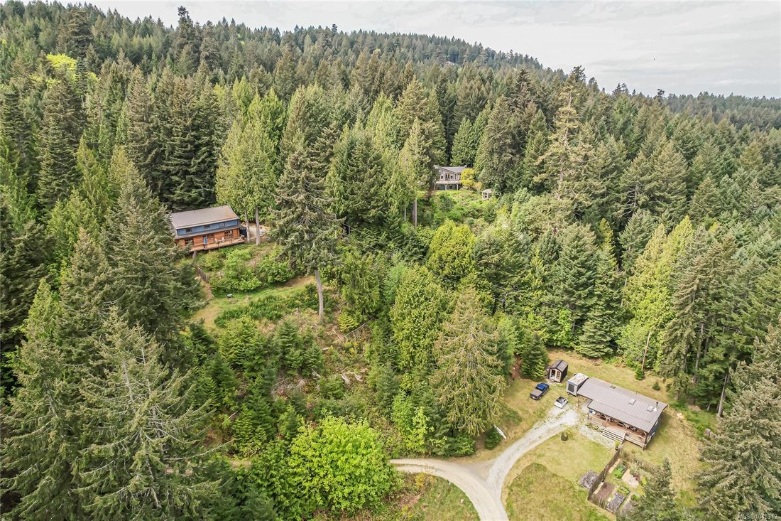 House in Saltspring Island, British Columbia, Canada 3 - 18781316