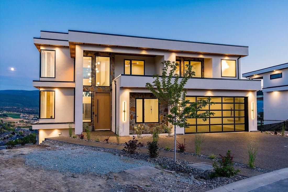 House in Kelowna, British Columbia, Canada 1 - 18780081