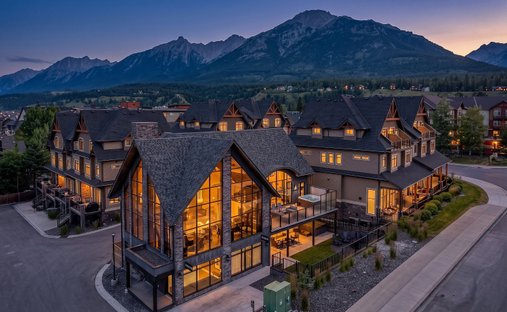 House in Canmore, Alberta, Canada 1