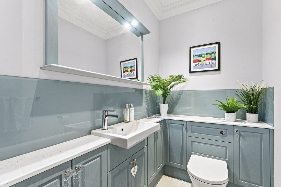 House in Ashton, England 4 - 18781824