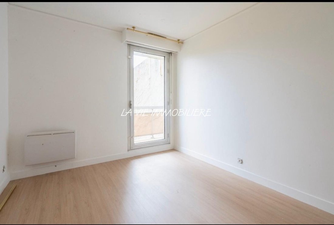 Apartment in Les Lilas, Ile-de-France, France 3 - 18781351
