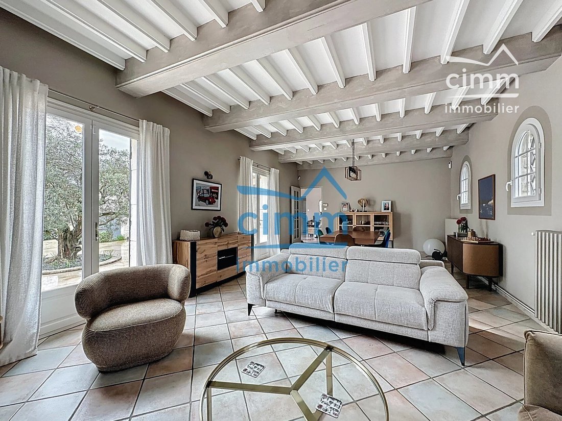House in Loriol-du-Comtat, Provence-Alpes-Côte d'Azur, France 4 - 17554204