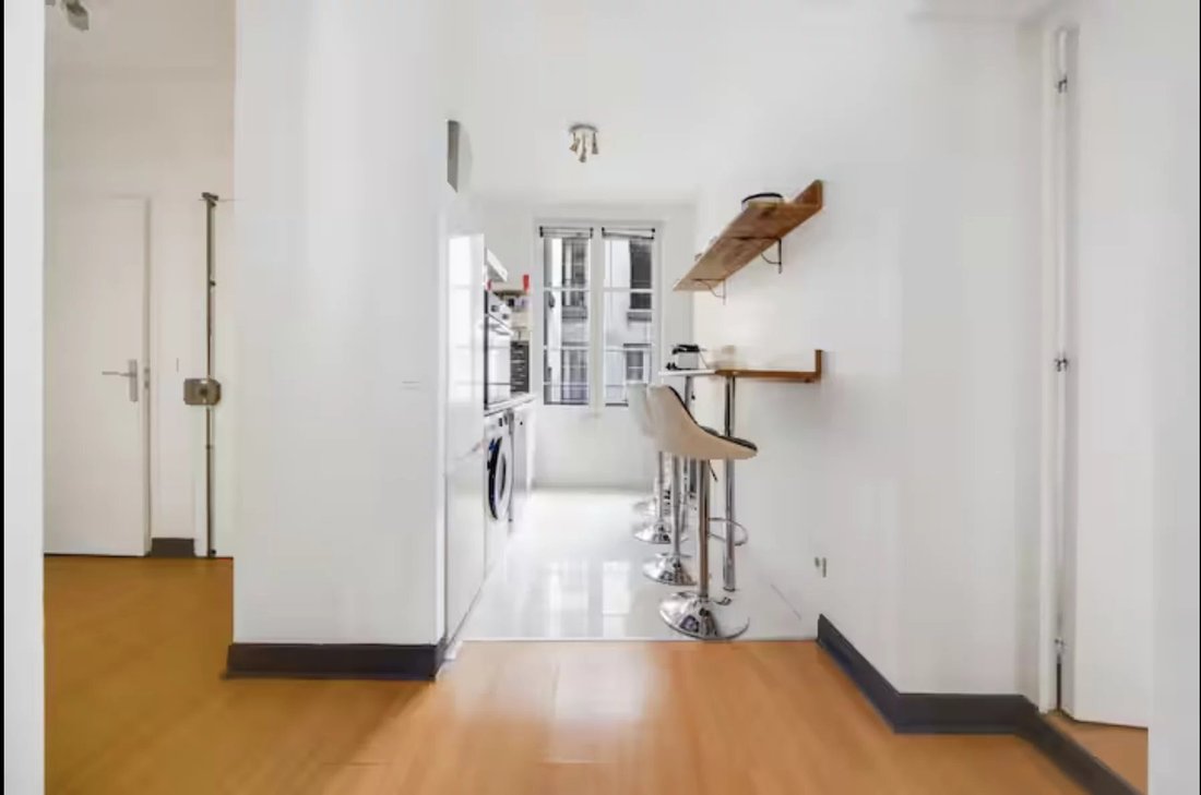 Appartement à Saint Germain l'Auxerrois, Paris 1er Arrondissement, Paris 5 - 18777432