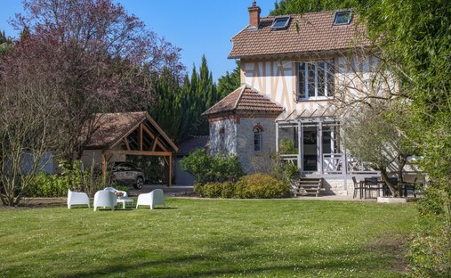 House in Milly-la-Forêt, Ile-de-France, France 1