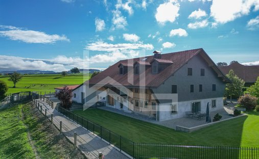Corps de ferme à Siviriez, Canton de Fribourg, Suisse 1