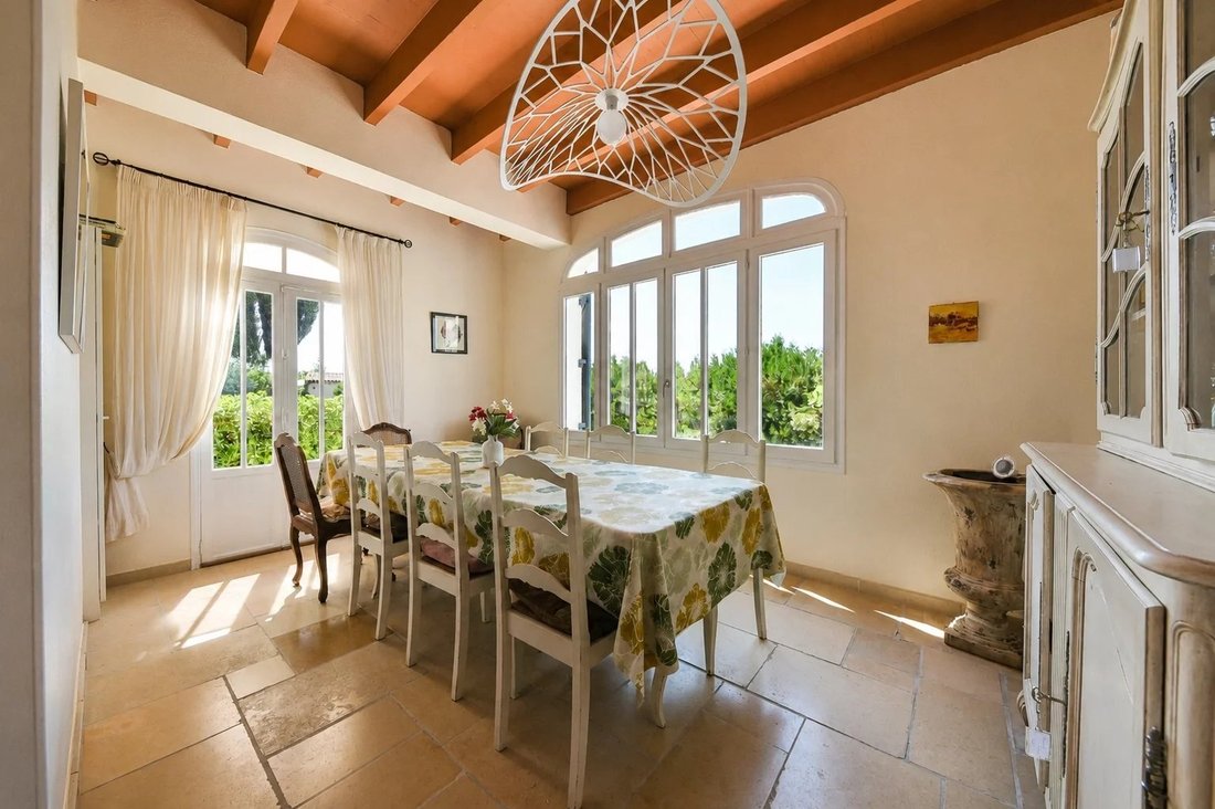 Finca en Uzès, Occitania, Francia 4 - 18777319