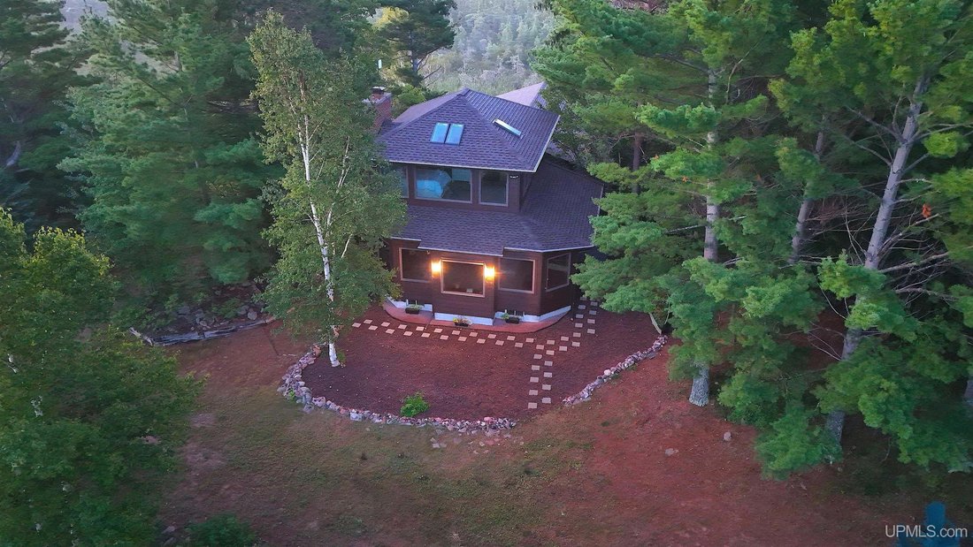 House in Marquette, Michigan, United States 2 - 18778712