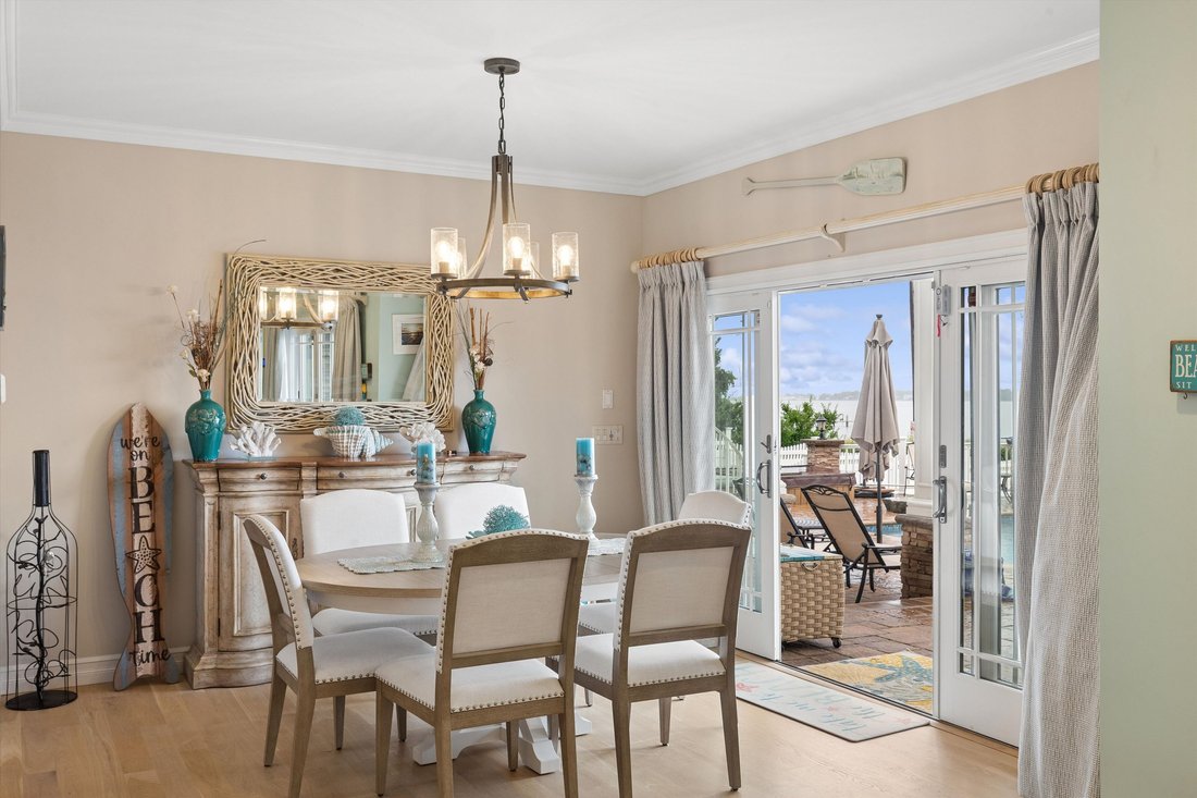 Hampton Bays, New York, United States 5 - 17654254