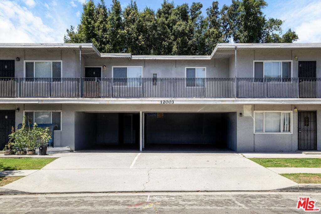 Los Angeles, California, United States 3 - 18779382