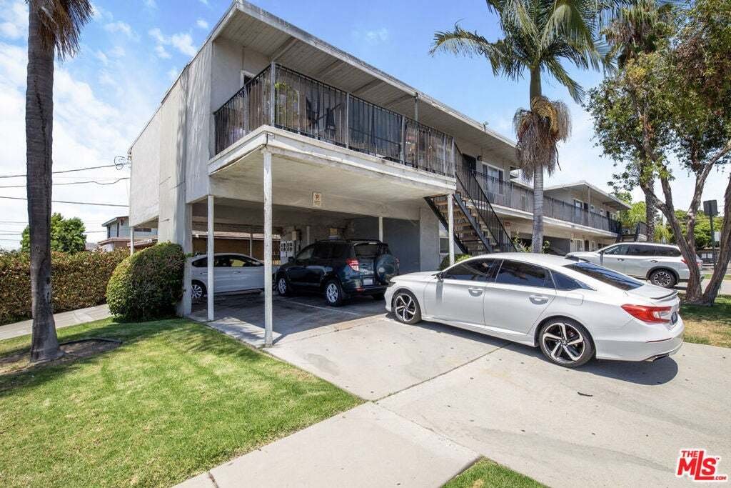Los Angeles, California, United States 5 - 18779382
