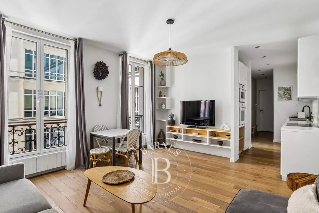 Apartment in Triangle d'Or, Paris 8e Arrondissement, Paris 1 - 18777536