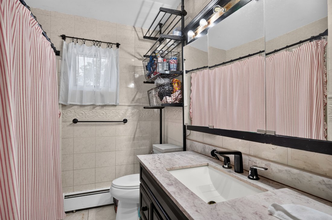 Casa en West Babylon, Nueva York, Estados Unidos 4 - 18700447