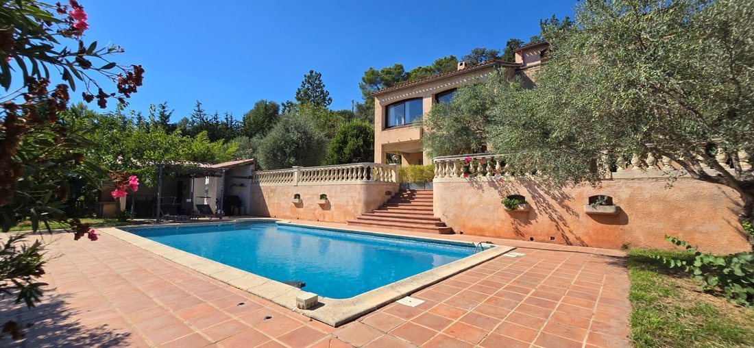 Villa in Carnoules, Provence-Alpes-Côte d'Azur, France 2 - 18777491