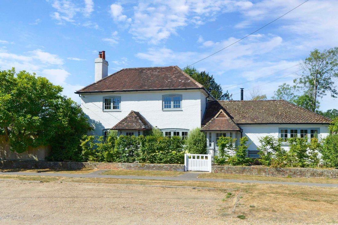 House in Dunsfold, England 1 - 18776297