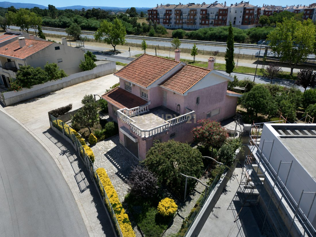 Villa in Santo António da Charneca, Setúbal Municipality, Portugal 2 - 18780329