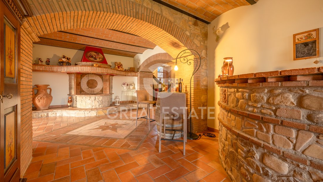 Estate in Todi, Umbria, Italy 2 - 18780116