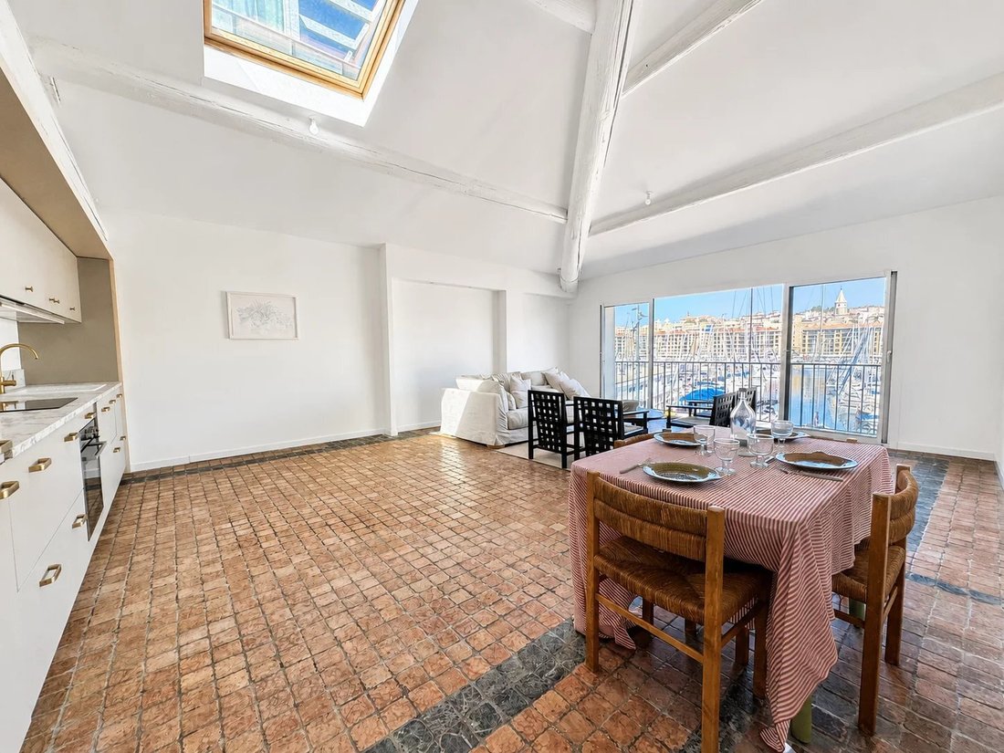 Apartment in Saint Victor, 7e Arrondissement, Marseille 2 - 18341350