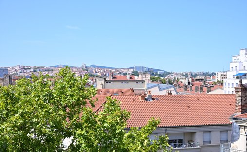 Apartment in Champvert-Point du Jour-Saint Irénée, Lyon 5e Arrondissement, Lyon 1