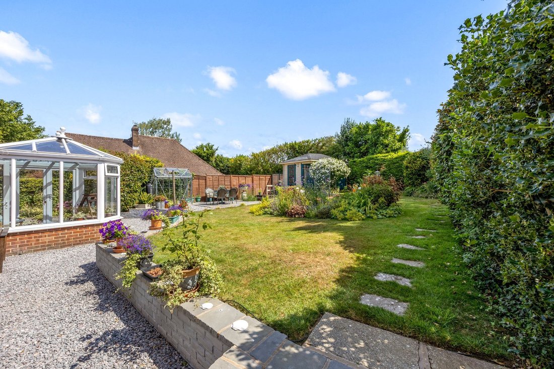 Bungalow in Storrington, England 3 - 18777296