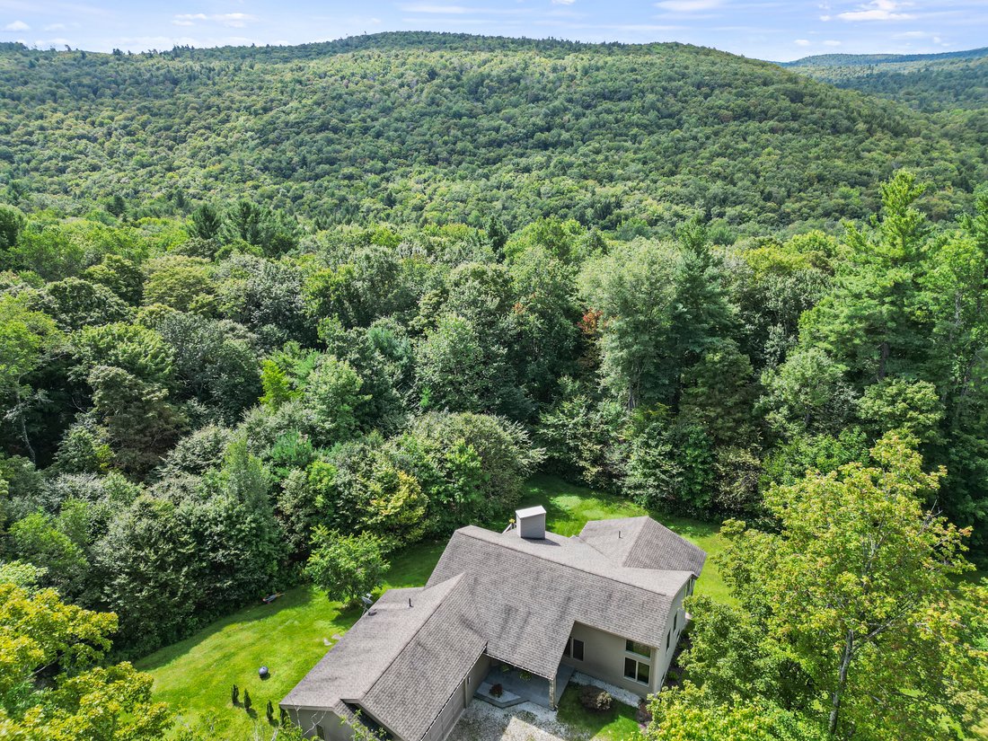 House in Becket, Massachusetts, United States 3 - 18699252