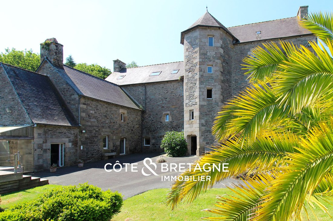 Schloss in Treguier, Bretagne, Frankreich 1 - 18780141