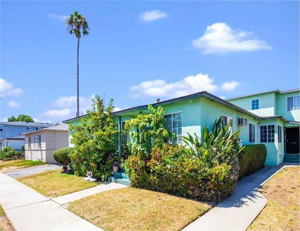Alhambra, California, United States 3 - 18779515