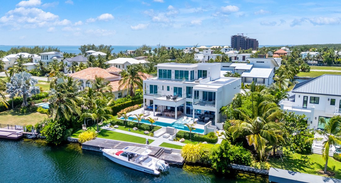 House in West Bay, West Bay, Cayman Islands 2 - 18778783