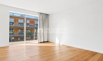 Apartamento en Quarteira, Algarve, Portugal 1