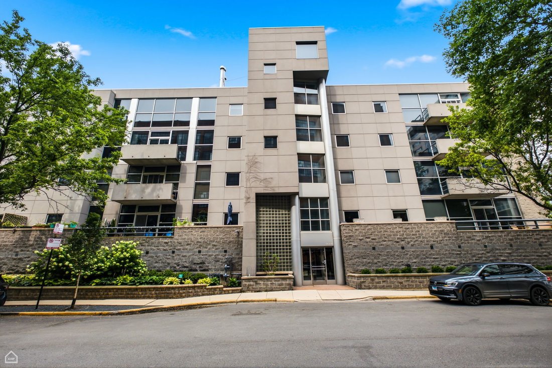 Condo in Naperville, Illinois, United States 1 - 18779929