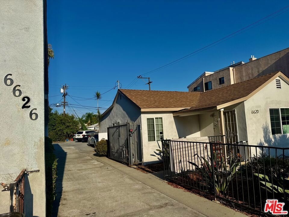 Signal Hill, California, United States 4 - 18779434