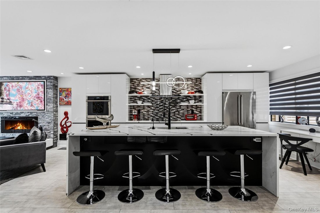 Condominio en Woodbury, Nueva York, Estados Unidos 4 - 18780371