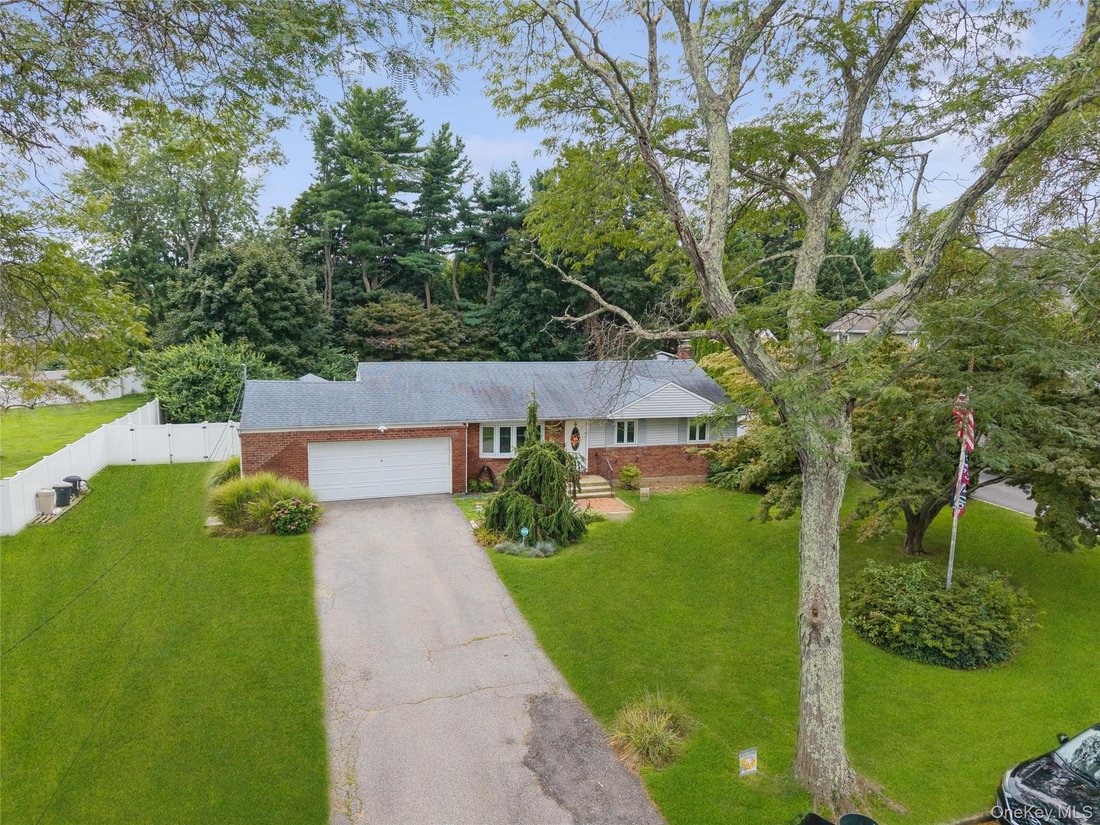 Casa en East Northport, Nueva York, Estados Unidos 1 - 18780378
