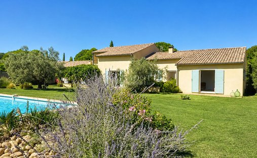 Maison à Maubec, Provence-Alpes-Côte d'Azur, France 1