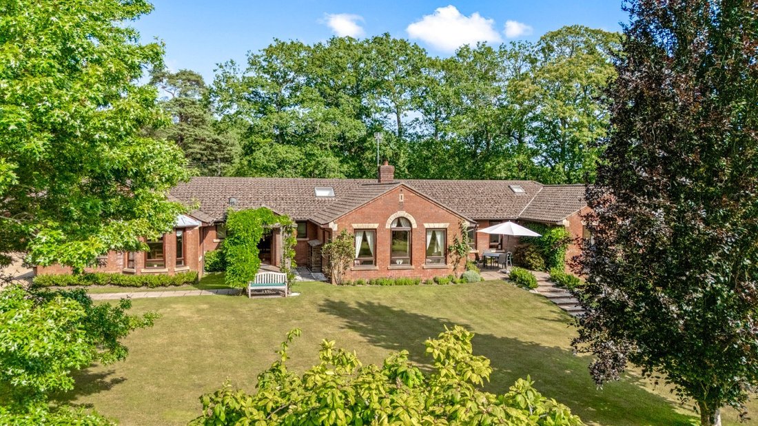 House in Danehill, England 3 - 18776933