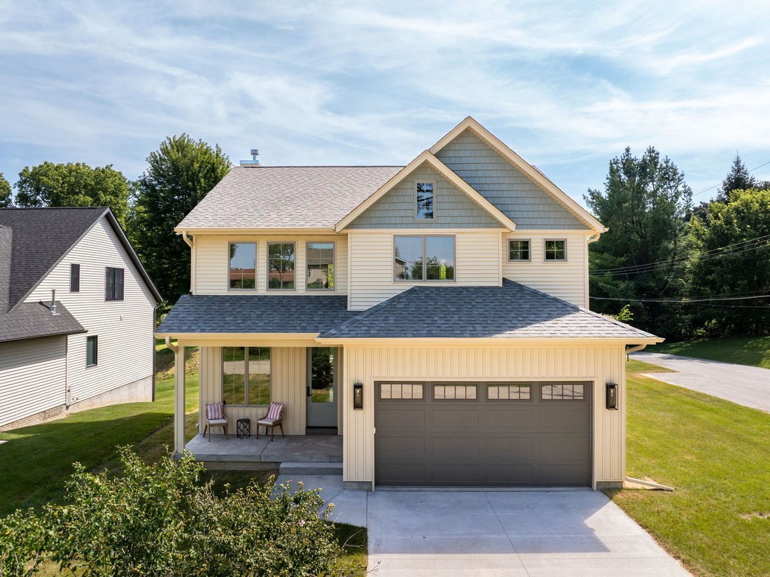 House in Le Claire, Iowa, United States 1 - 18779893