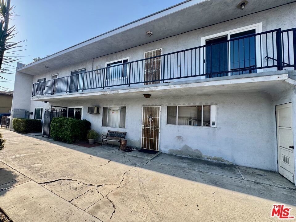 Signal Hill, California, United States 2 - 18779434